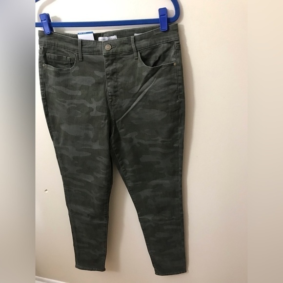 NEW Social Standard by Sanctuary Women Cotton High Rise Camo Skinny Jean Size 10 - Picture 4 of 14